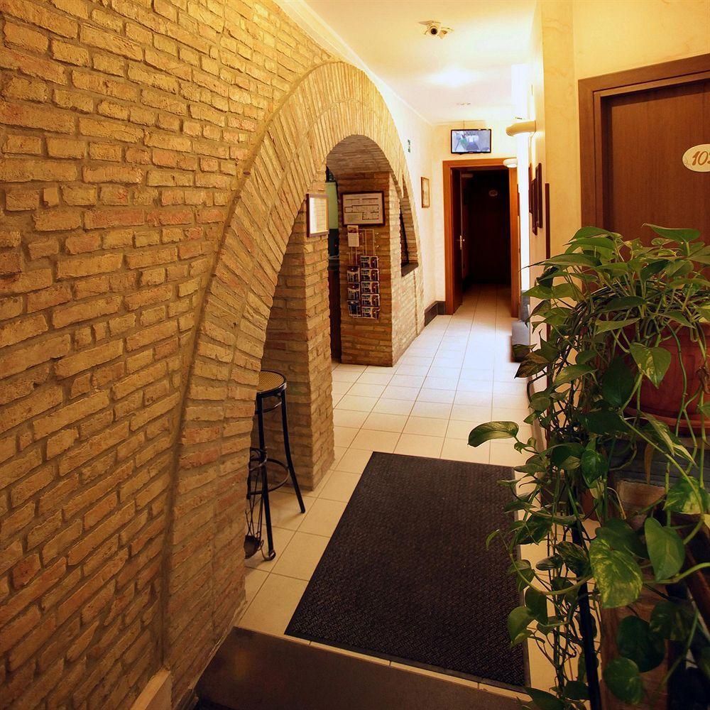 卡利亚里 阿勒库巴雷诺旅馆酒店 外观 照片